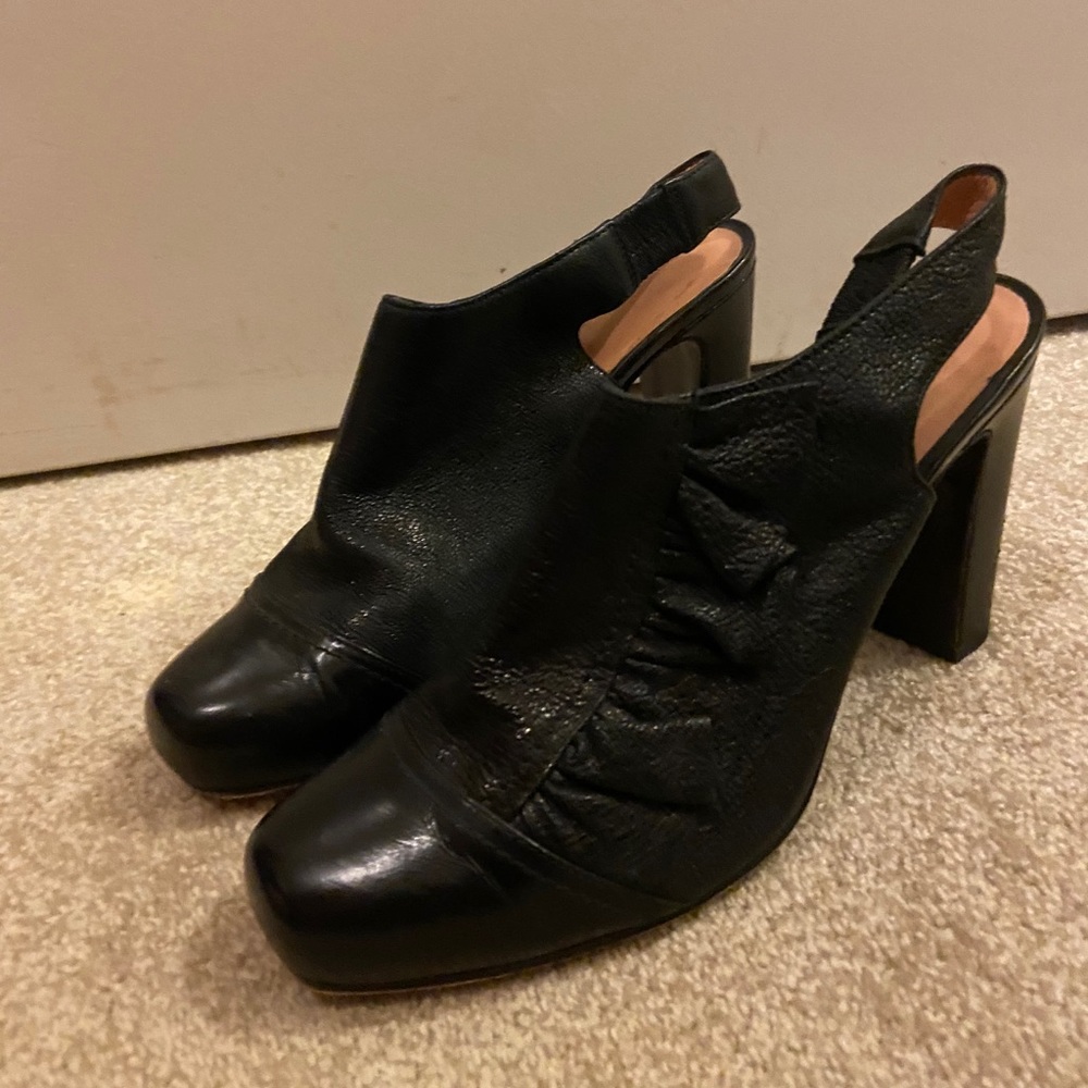 GORGEOUS VERO CUOIO RUFFLE HEELS - Picture 2 of 8